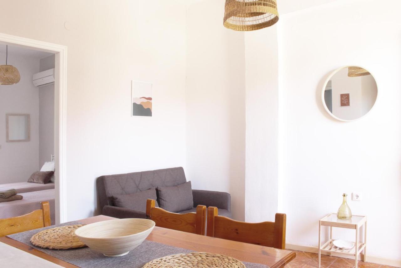 Ayerina Ground Floor Apartment อาร์ริลลาส ภายนอก รูปภาพ