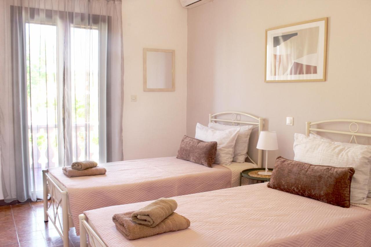 Ayerina Ground Floor Apartment อาร์ริลลาส ภายนอก รูปภาพ