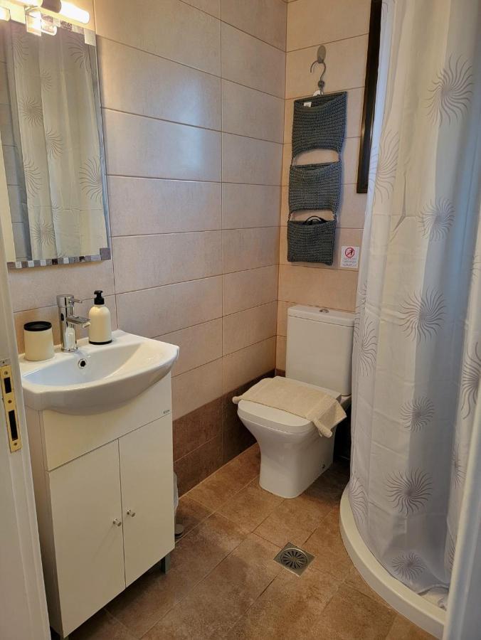 Ayerina Ground Floor Apartment อาร์ริลลาส ภายนอก รูปภาพ