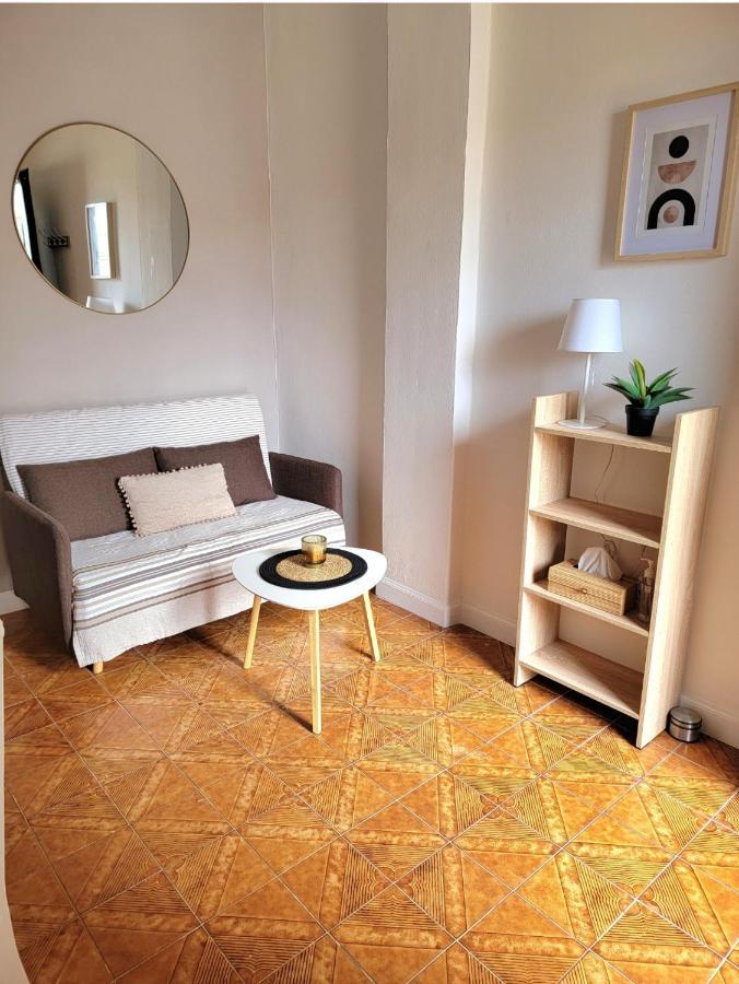 Ayerina Ground Floor Apartment อาร์ริลลาส ภายนอก รูปภาพ